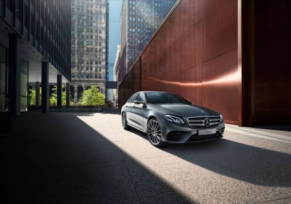 Photograph David Maurer Maurer_mercedes_e_class_02 on One Eyeland